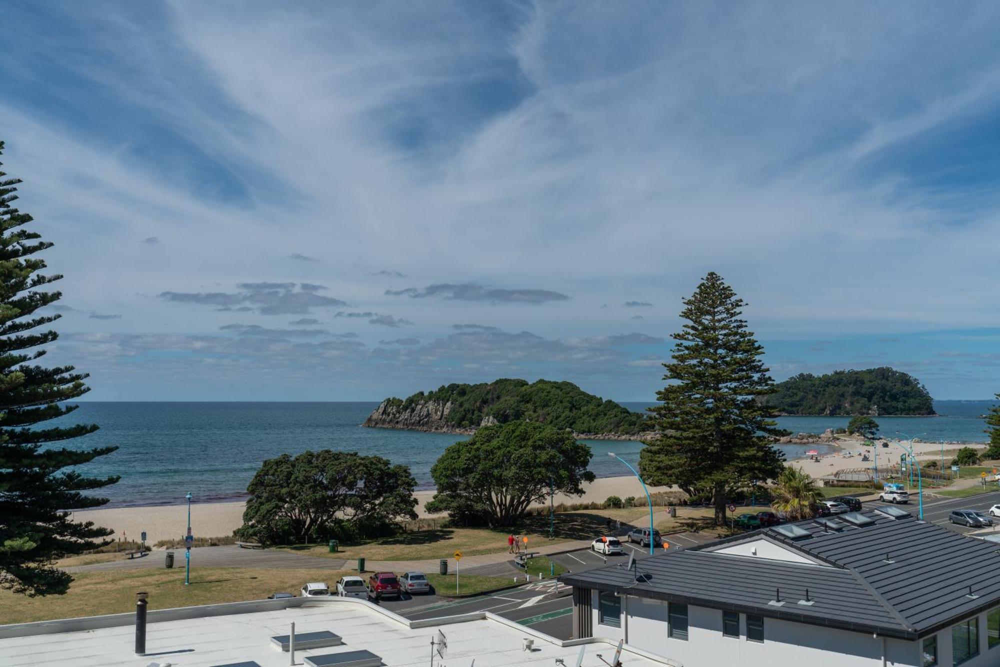Ocean View Beach Escape - Top Floor Apartments, Mt Maunganui Base Mount Maunganui Habitación foto
