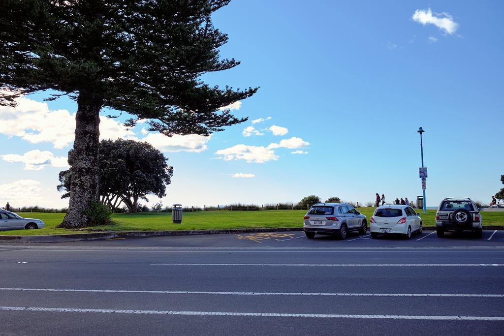 Ocean View Beach Escape - Top Floor Apartments, Mt Maunganui Base Mount Maunganui Exterior foto